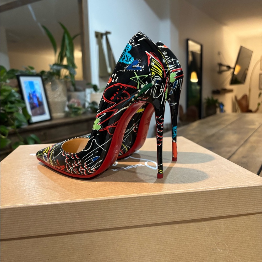 Christian Louboutin So Kate Heels